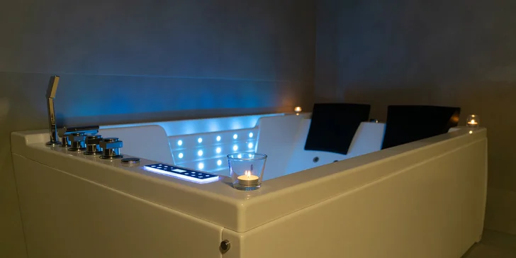 Romantika v Kolíne: pobyt s raňajkami, súkromným wellness a sektom