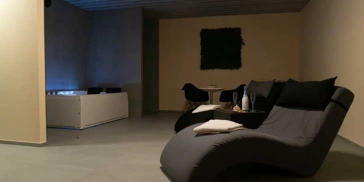 Romantika v Kolíne: pobyt s raňajkami, súkromným wellness a sektom