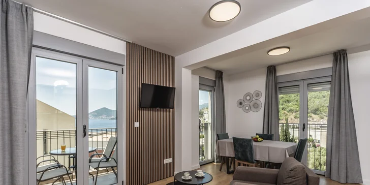 Apartmány neďaleko Sveti Stefan: vonkajší bazén, skvelá poloha kúsok od mora