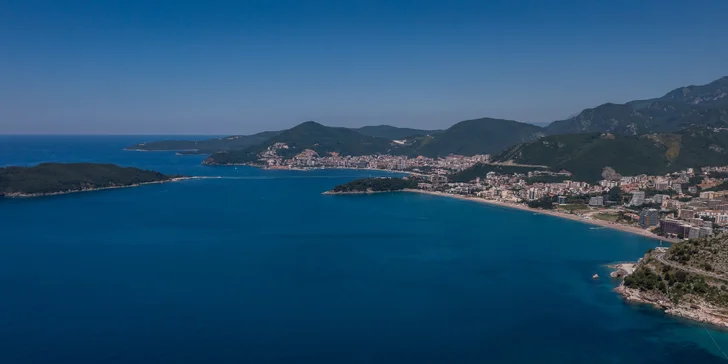 Apartmány neďaleko Sveti Stefan: vonkajší bazén, skvelá poloha kúsok od mora