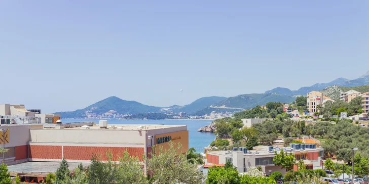 Apartmány neďaleko Sveti Stefan: vonkajší bazén, skvelá poloha kúsok od mora