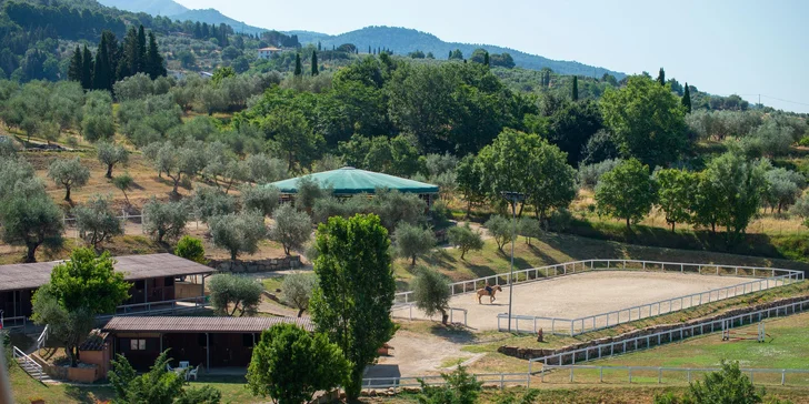 4* hotel pri Florencii: raňajky alebo polpenzia, v lete bazén, možnosť jazdy na koni