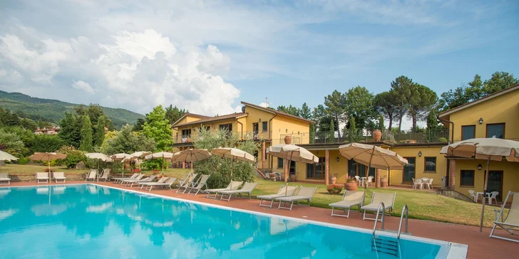 4* hotel pri Florencii: raňajky alebo polpenzia, v lete bazén, možnosť jazdy na koni