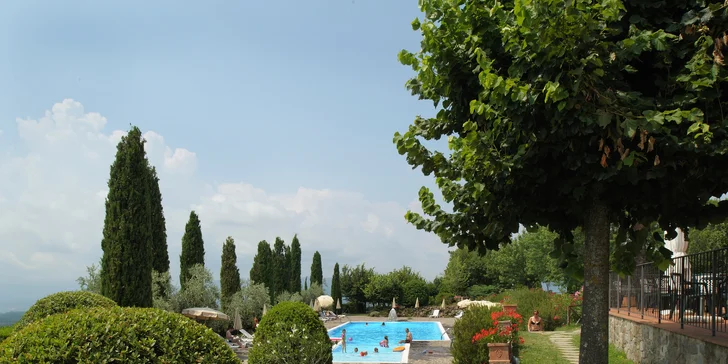 4* hotel pri Florencii: raňajky alebo polpenzia, v lete bazén, možnosť jazdy na koni