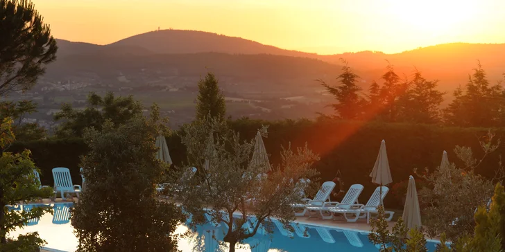 4* hotel pri Florencii: raňajky alebo polpenzia, v lete bazén, možnosť jazdy na koni