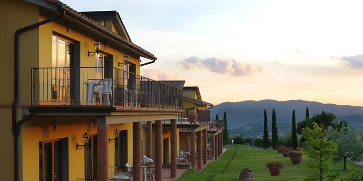 4* hotel pri Florencii: raňajky alebo polpenzia, v lete bazén, možnosť jazdy na koni