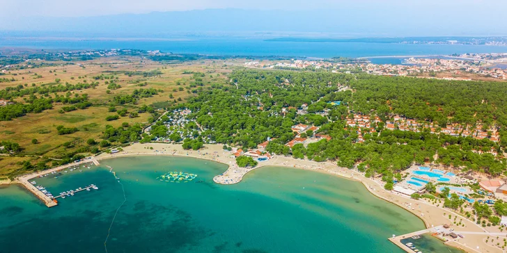 Prázdninový areál v Chorvátsku: štúdio alebo apartmán až pre 5 osôb, pláž a bazénový komplex