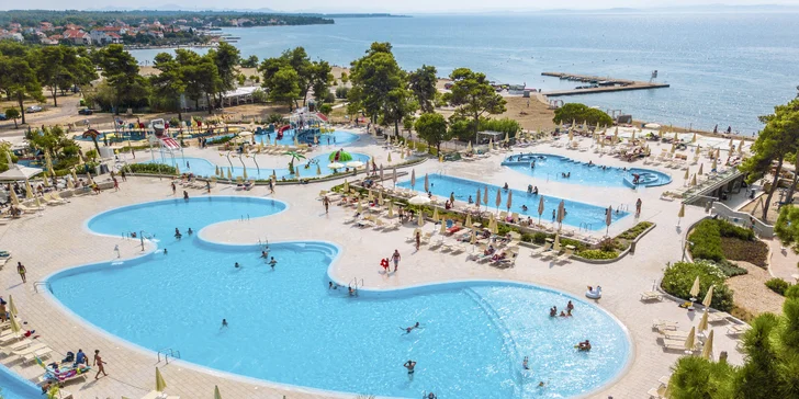 Prázdninový areál v Chorvátsku: štúdio alebo apartmán až pre 5 osôb, pláž a bazénový komplex