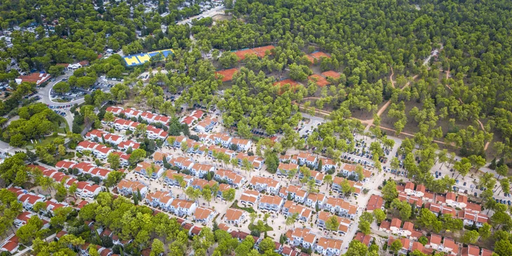 Prázdninový areál v Chorvátsku: štúdio alebo apartmán až pre 5 osôb, pláž a bazénový komplex