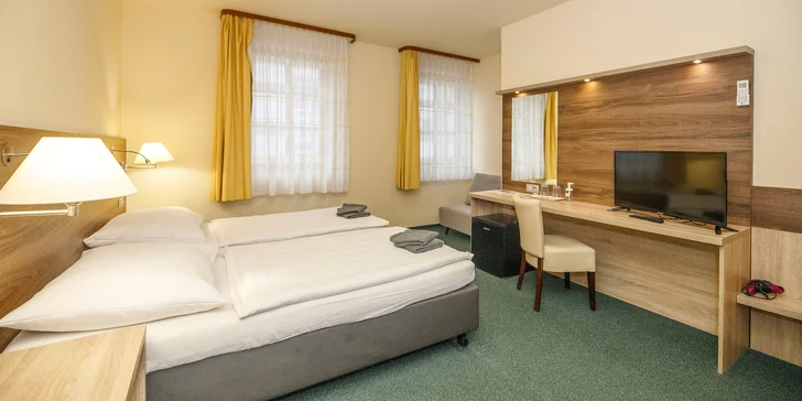 Romantika v Kolíne: pobyt s raňajkami, súkromným wellness a sektom