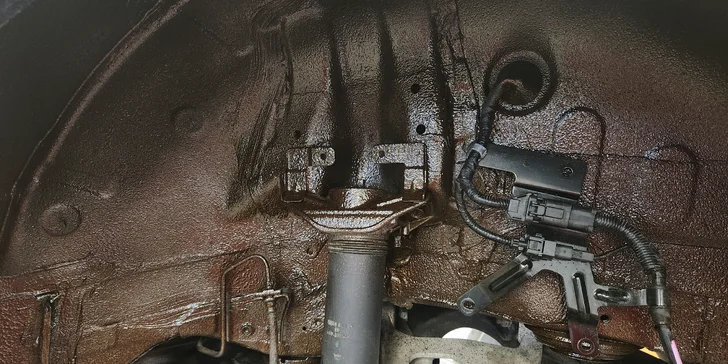 Antikorózne ošetrenie podvozku a dutín vozidla: ochrana so systémom DINITROL