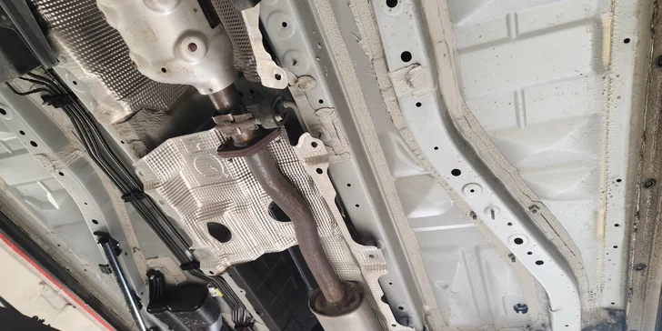 Antikorózne ošetrenie podvozku a dutín vozidla: ochrana so systémom DINITROL