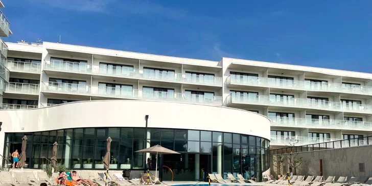 Prémiové apartmány v Kolobřehu kúsok od pláže: neobmedzený wellness, vnútorný detský aquapark