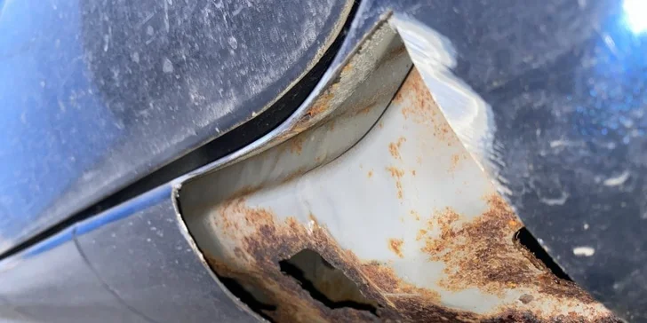 Antikorózne ošetrenie podvozku a dutín vozidla: ochrana so systémom DINITROL