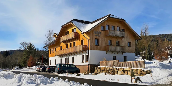 Nový hotel na Šumave: uprostred botanickej záhrady, s raňajkami alebo polpenziou a wellness