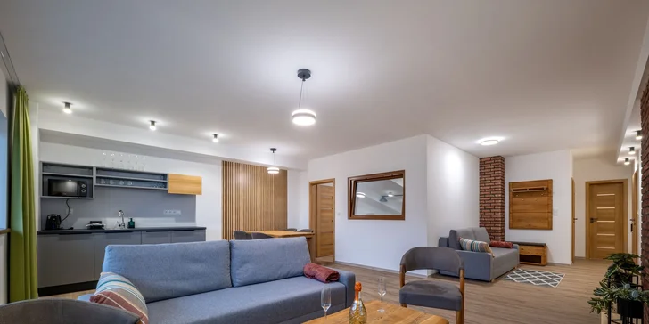 Štýlové apartmány na Liptove: strava, výhľad na hory aj wellness v hobitích domčekoch