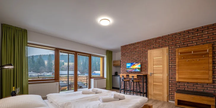 Štýlové apartmány na Liptove: strava, výhľad na hory aj wellness v hobitích domčekoch