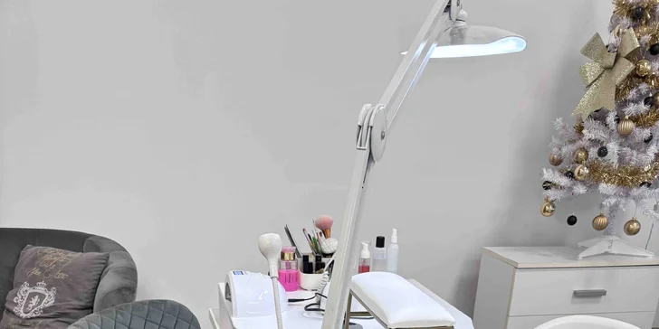 Suchá pedikúra alebo gél lak na ruky aj nohy v salóne Dotyky krásy