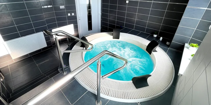 Pobyt v Uničove s raňajkami alebo polpenziou, bazénom, neobmedzeným wellness aj bowlingom