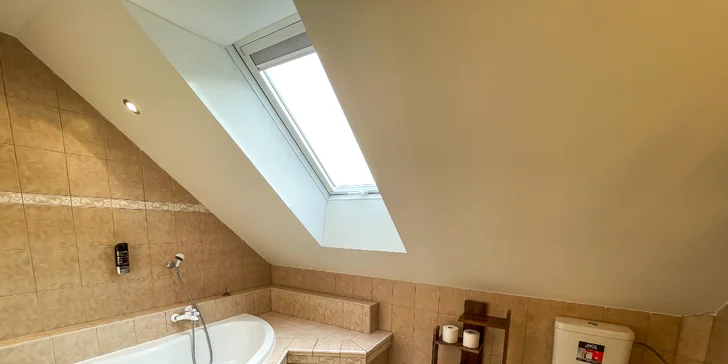 Pobyt v Uničove s raňajkami alebo polpenziou, bazénom, neobmedzeným wellness aj bowlingom