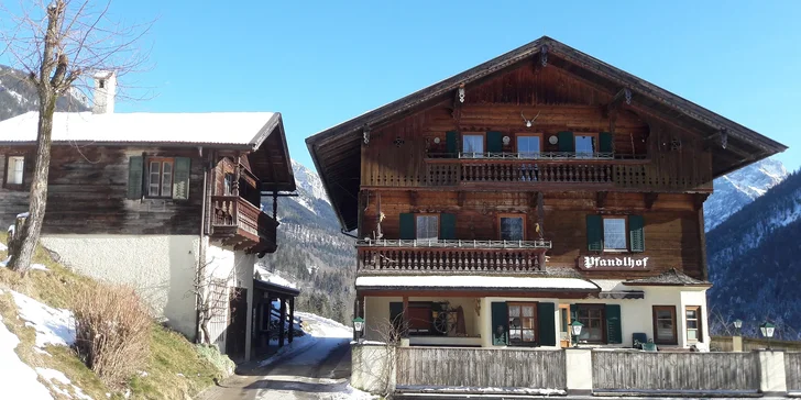 Pohodová dovolenka v Alpách: tirolský hotel s polpenziou, neobmedzene sauny, viac než 200 km zjazdoviek