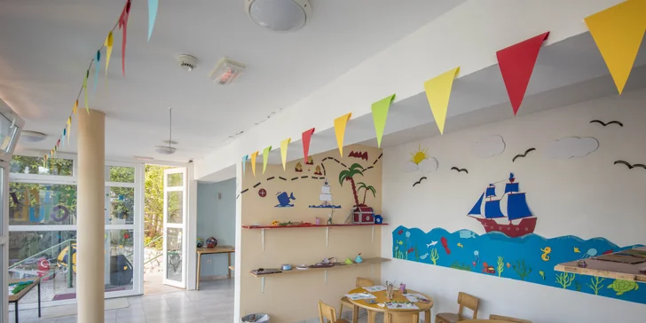 Slnečný pobyt v Dalmácii: hotel priamo pri mori, strava a bazén