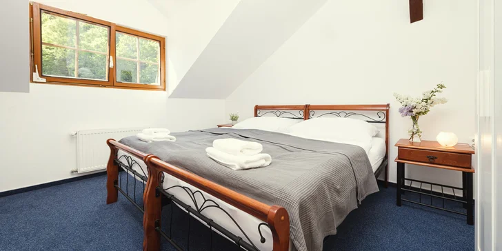 Dovolenka v stredných Čechách pre vášnivých vodákov aj turistov: izba alebo chatka priamo pri brehu rieky Sázavy