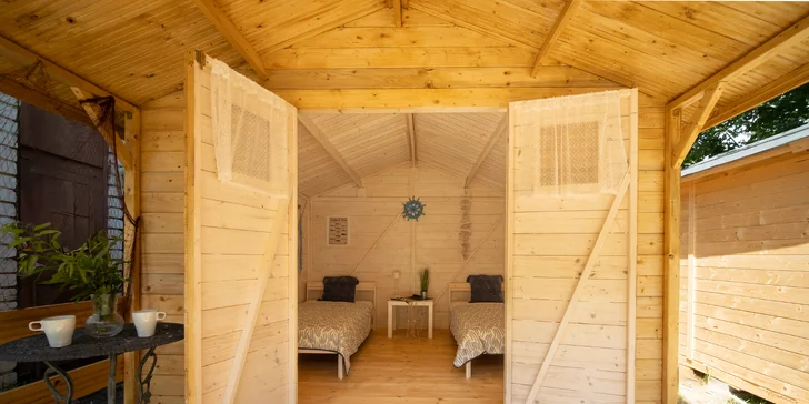 Dovolenka v stredných Čechách pre vášnivých vodákov aj turistov: izba alebo chatka priamo pri brehu rieky Sázavy