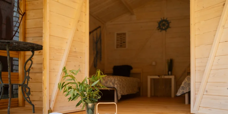 Dovolenka v stredných Čechách pre vášnivých vodákov aj turistov: izba alebo chatka priamo pri brehu rieky Sázavy