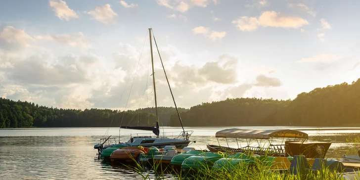 Pobyt pri Mazurských jazerách: 4* hotel s raňajkami, wellness a zábava pre malých aj veľkých