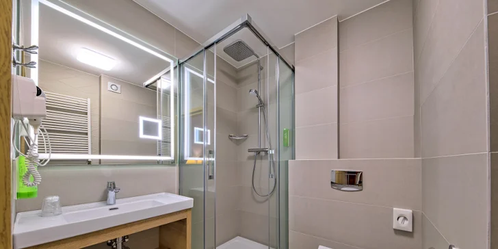 Pobyt pri Mazurských jazerách: 4* hotel s raňajkami, wellness a zábava pre malých aj veľkých