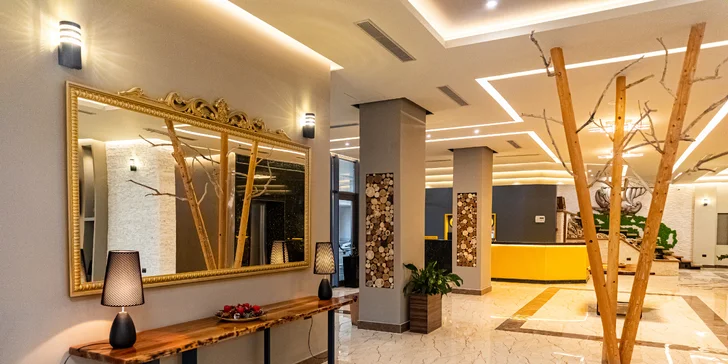 Pohoda v Albánsku priamo pri mori: 4* hotel s vonkajším bazénom, raňajky alebo polpenzia