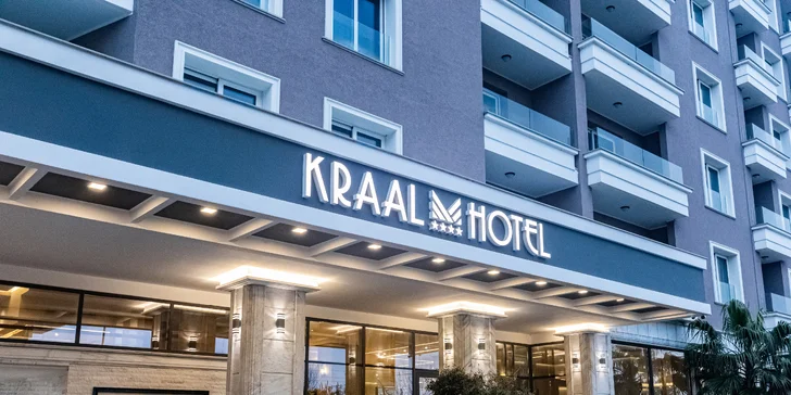 Pohoda v Albánsku priamo pri mori: 4* hotel s vonkajším bazénom, raňajky alebo polpenzia