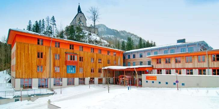 Rodinná dovolenka v rakúskych Alpách: 3* hotel s raňajkami alebo polpenziou, wellness, zjazdovky