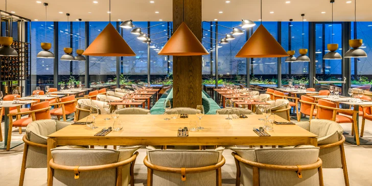 Štvorhviezdičkový hotel v centre Debrecínu: polpenzia aj drink Sky Bare s panoramatickým výhľadom