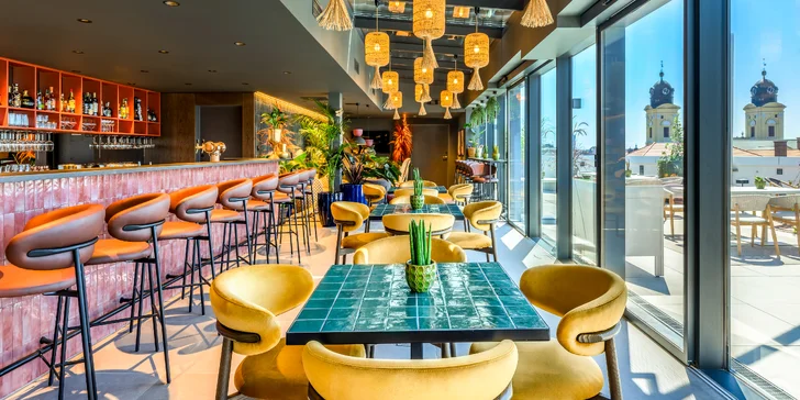 Štvorhviezdičkový hotel v centre Debrecínu: polpenzia aj drink Sky Bare s panoramatickým výhľadom