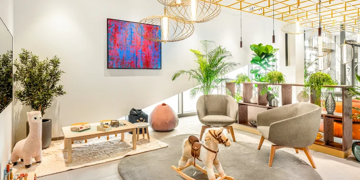 Štvorhviezdičkový hotel v centre Debrecínu: polpenzia aj drink Sky Bare s panoramatickým výhľadom