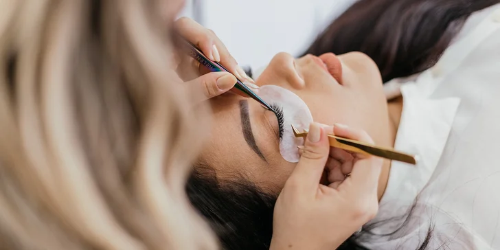 Zvodný pohľad s volume mihalnicami alebo darčeková poukážka