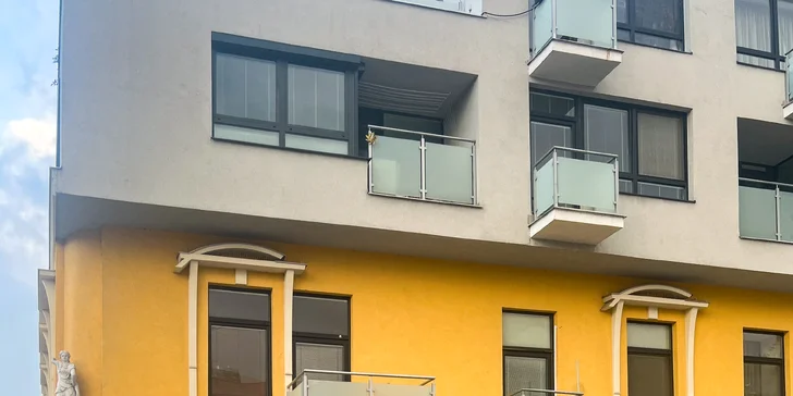 Pobyt v apartmáne v centre Popradu s neobmedzenou infra saunou a parkovaním