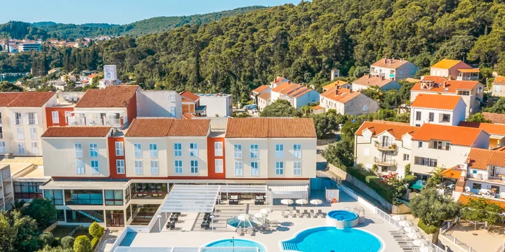Relax na ostrove Korčula: 4* hotel so stravou, neobmedzeným wellness aj večerným a detským programom