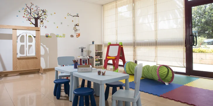 Relax na ostrove Korčula: 4* hotel so stravou, neobmedzeným wellness aj večerným a detským programom