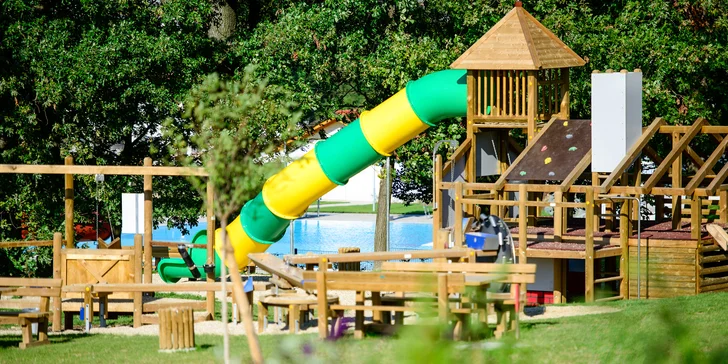 Rodinná dovolenka v Rakúsku: hotel s polpenziou a wellness, malá zoo aj vonkajšie bazény