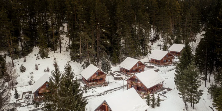 Lopušná Dolina po Tatrami: pobyt v izbách alebo chatke s wellness a možnosťou stravy