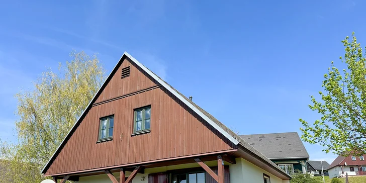 Chaty v Čistej v Krkonošiach až pre 8 osôb: zjazdovky, výlety a v lete bazén