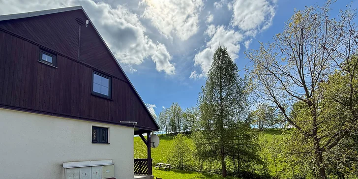 Chaty v Čistej v Krkonošiach až pre 8 osôb: zjazdovky, výlety a v lete bazén