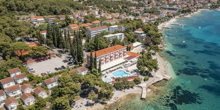 Pobyt na polostrove Pelješac: pri pláži, s bazénmi a s raňajkami alebo polpenziou