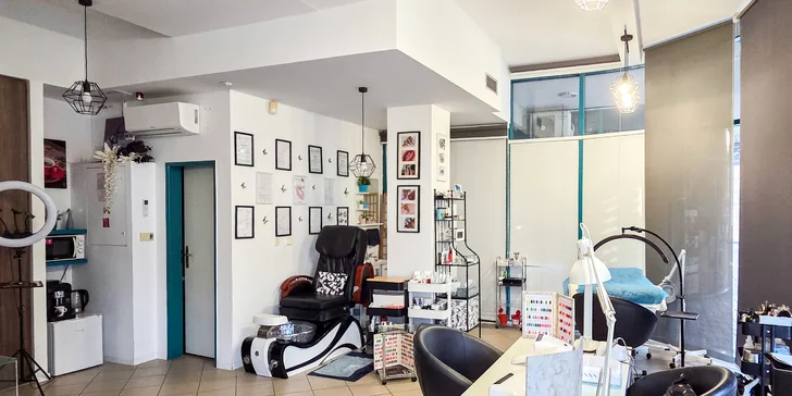 Japonská manikúra alebo pedikúra s parafínom