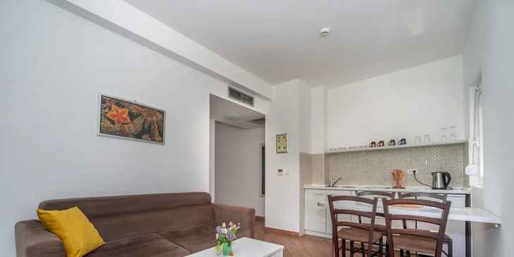 Pohoda pri mori v Čiernej Hore: apartmány kúsok od pláže aj vonkajší bazén