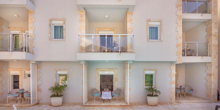 Pohoda pri mori v Čiernej Hore: apartmány kúsok od pláže aj vonkajší bazén