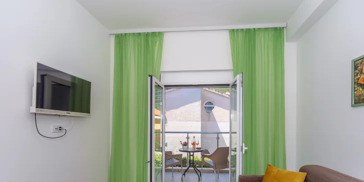 Pohoda pri mori v Čiernej Hore: apartmány kúsok od pláže aj vonkajší bazén